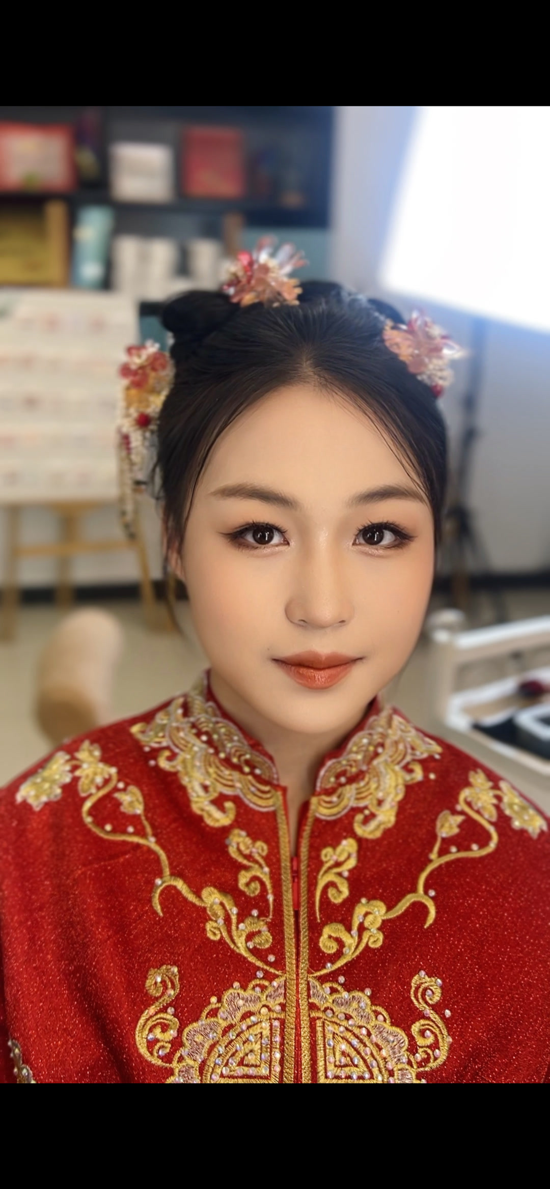 本人授权公开的红色秀禾服新娘试妆正面成品照